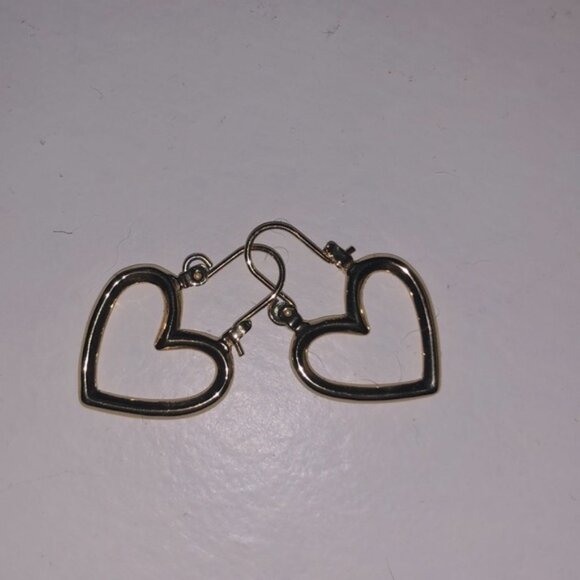 NWOT 18k gold plated heart hoop earrings - Picture 4 of 7